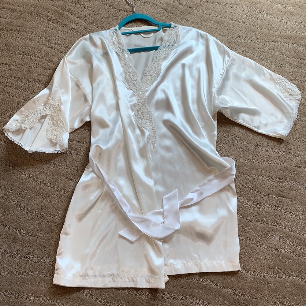 Victoria’s secret’s Satin Robe - Picture 9 of 14